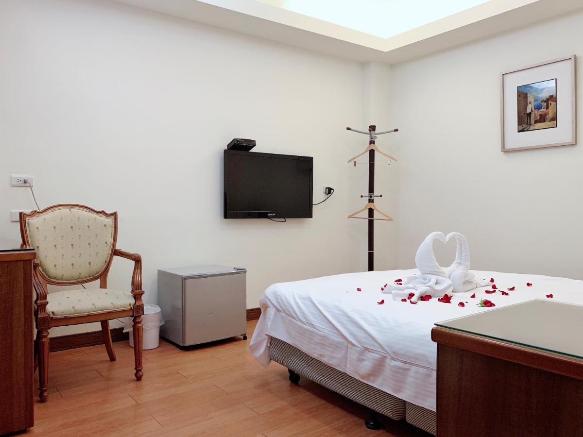 Mucha Boutique Hotel Yilan Esterno foto