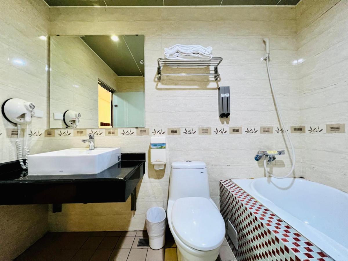 Mucha Boutique Hotel Yilan Esterno foto