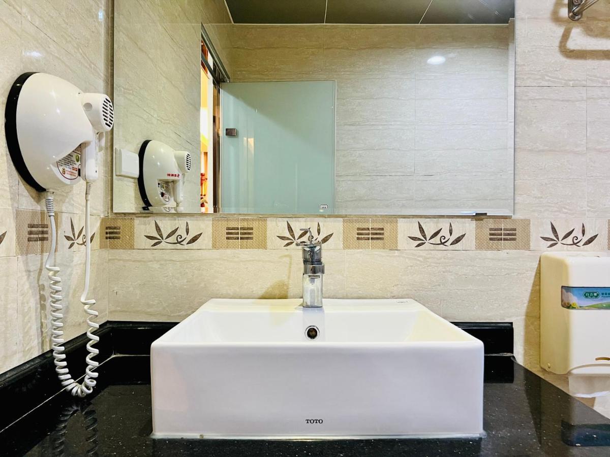 Mucha Boutique Hotel Yilan Esterno foto